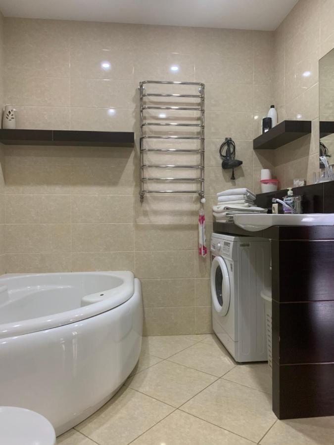Great Apartment In The City Centre Ivano-Frankivsk Exteriör bild