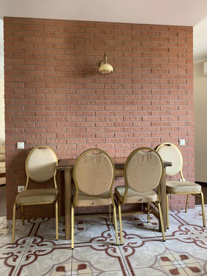 Great Apartment In The City Centre Ivano-Frankivsk Exteriör bild