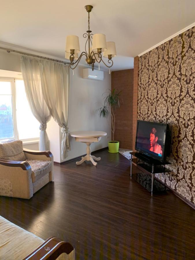 Great Apartment In The City Centre Ivano-Frankivsk Exteriör bild
